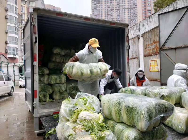 拼多多100吨蔬果直送武汉4家医院食堂,保障4600名医护一个月所需